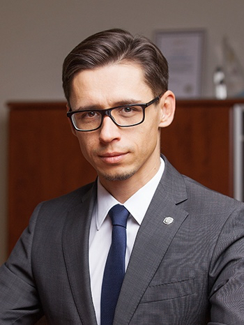 Михно Андрей Анатольевич - директор департамента розничного бизнеса Санкт-Петербургского филиала ОАО 